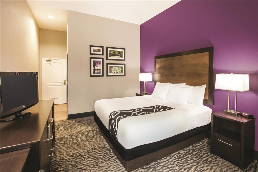 La Quinta By Wyndham Baton Rouge Denham Springs Hotel Room photo